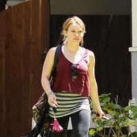 Hilary Duff pregnant star arriving for a yoga class | Picture 67686